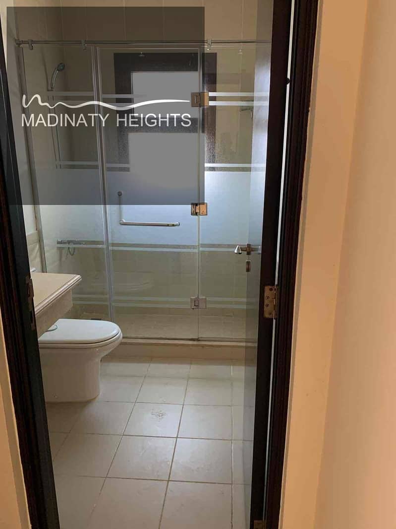 5 5d9ba9c7-6c1e-43d2-b0e7-8e032a69d4df. jpg