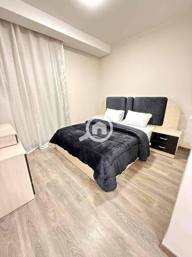 10 cf91f8f3-2d55-46b4-b83f-aaa204cf7555. jpg