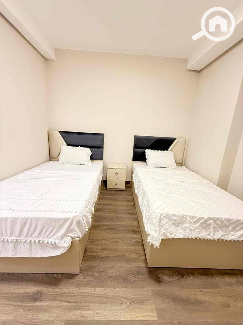 16 25f8fa6b-8d7b-4a7c-8102-6afdbfb22611. jpg