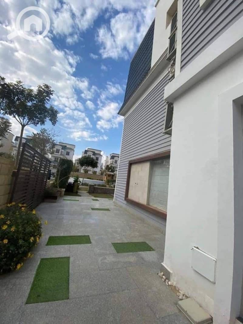 3 242f4296-d927-47f6-96a1-f441920662c3. jpg