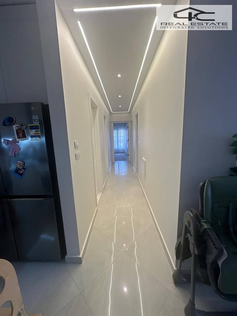 4 WhatsApp Image 2025-10-15 at 04.41. 40. jpeg