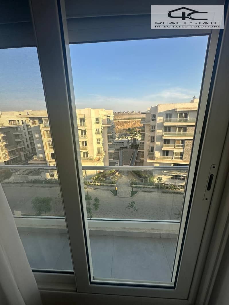 5 WhatsApp Image 2025-10-15 at 04.41. 39 (1). jpeg