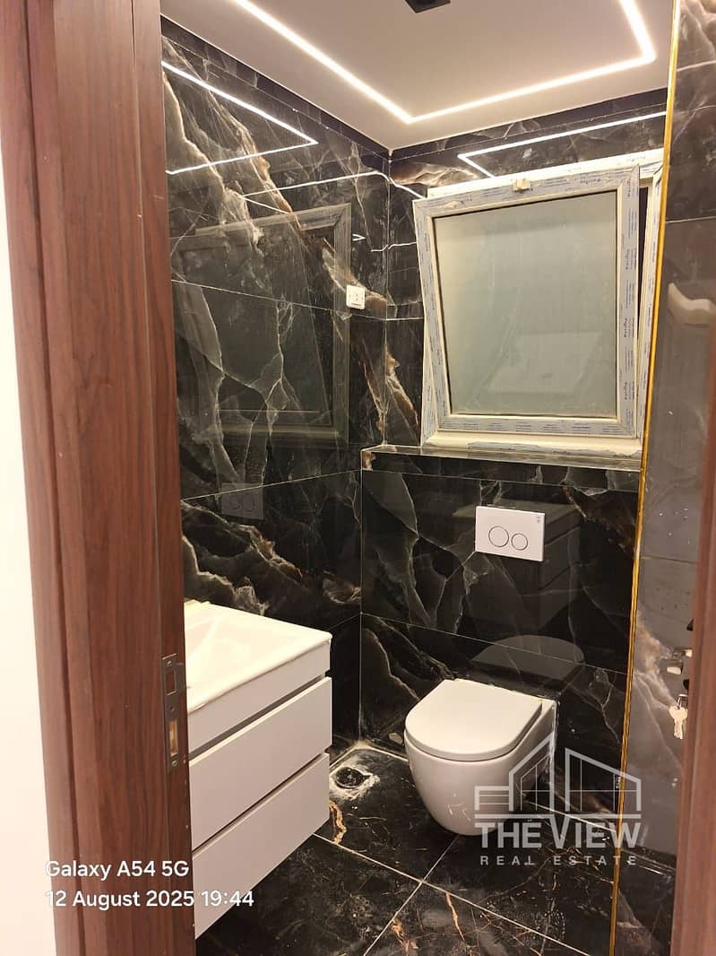 4 WhatsApp Image 2025-08-18 at 21.44. 01_85ede9fd. jpg