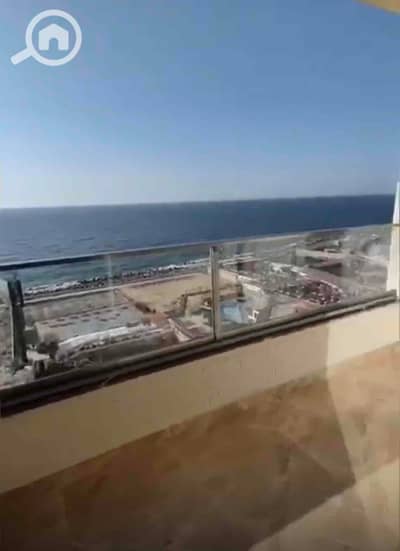 فلیٹ 3 غرف نوم للبيع في سابا باشا، الإسكندرية - IMG_5054. jpg
