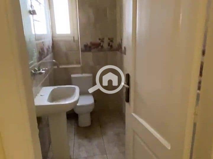 8 WhatsApp Video 2025-10-15 at 23.16. 03_edd5a88d - frame at 0m45s. jpg