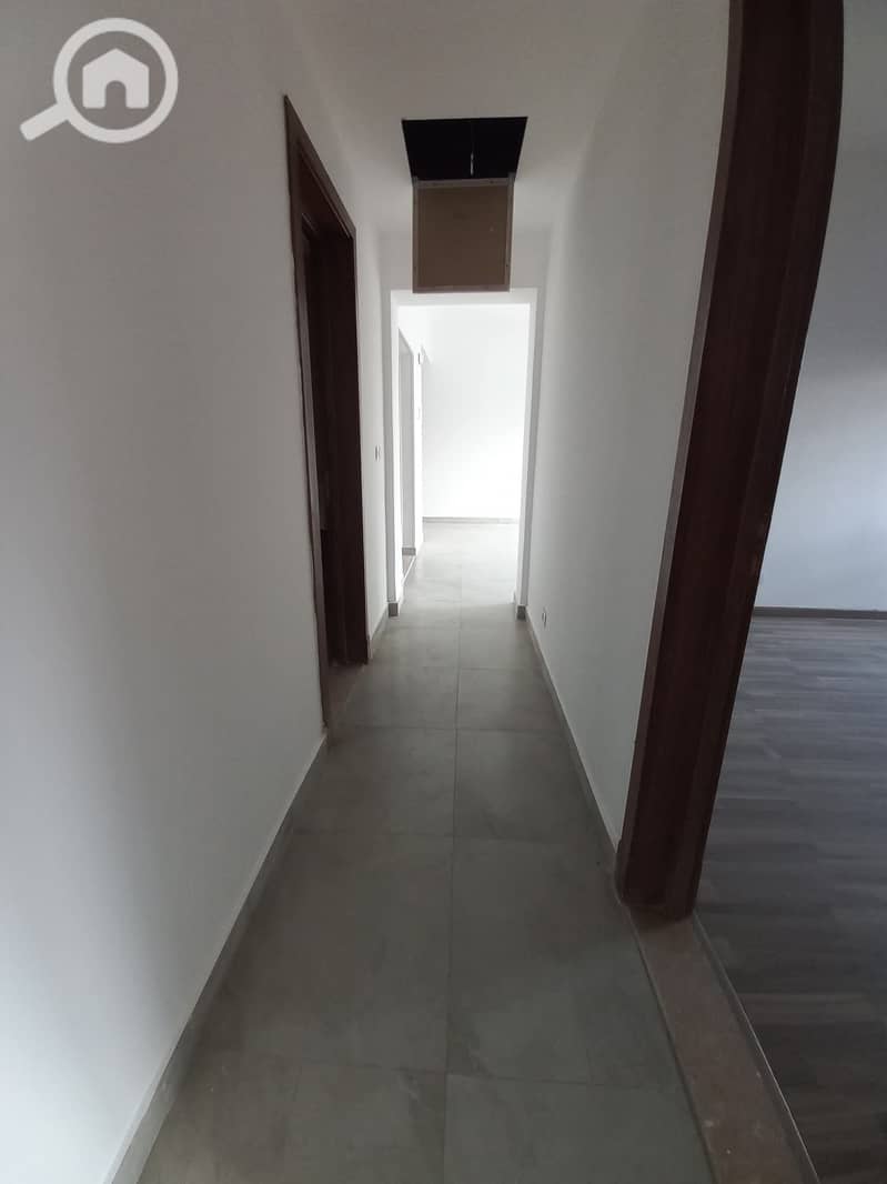 5 f5e5ec0c-25ea-457c-a8e0-28e10b63efbc. jpg