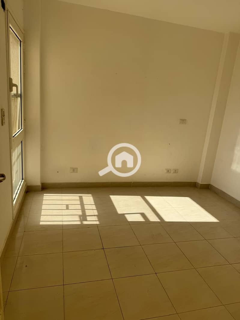 4 de16d17d-d333-433d-8c4d-3e0846085e3e. jpg