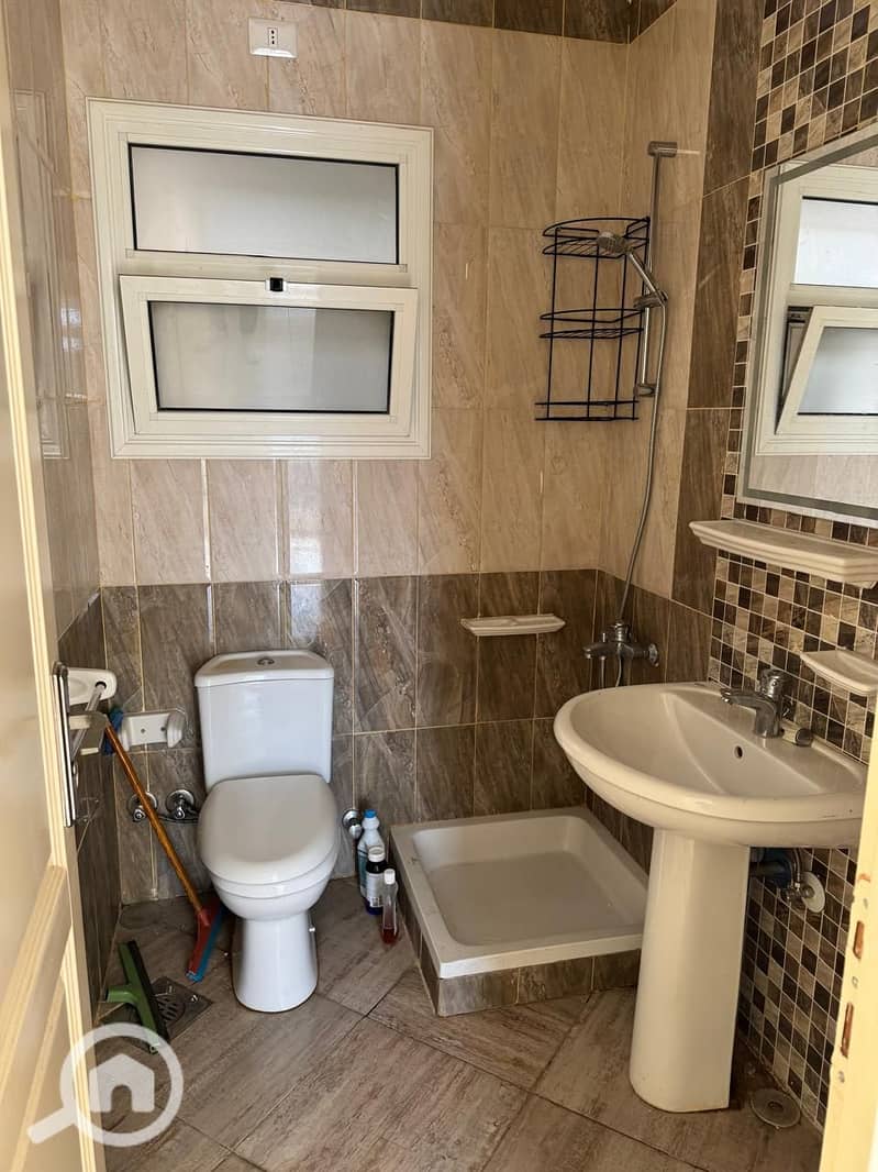 5 26dfb16d-6f1d-4975-866c-93eb5e1ee66b. jpg