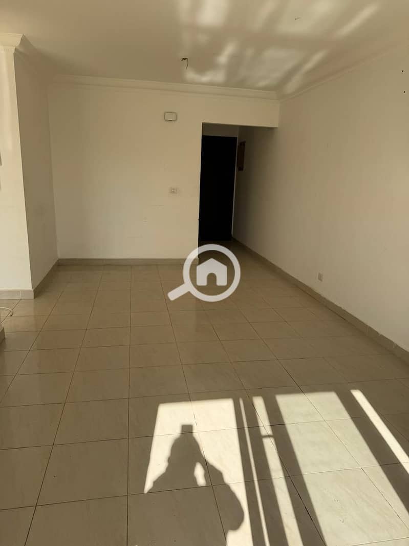 8 e44a0f46-c74b-413c-95d9-bf9ab7c1539a. jpg