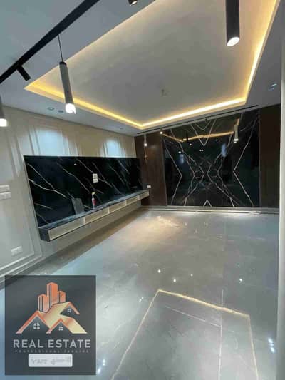 مکتب  للايجار في مصر الجديدة، القاهرة - IMG-20251013-WA0040. jpg