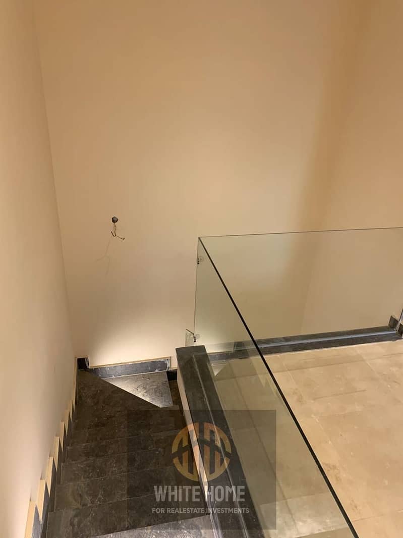 15 e085d71a-0bd9-4fdf-b9c7-1d2092e755c8. jpeg