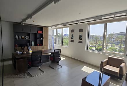 مکتب  للايجار في القاهرة الجديدة، القاهرة - 24d36550-cfce-4a84-9c5a-af403a1f6545. jpg