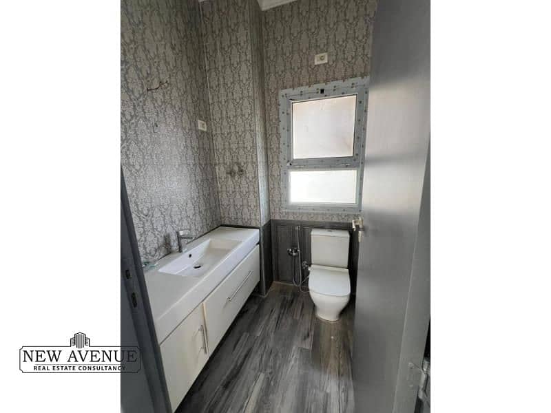 10 WhatsApp Image 2025-10-02 at 4.04. 50 PM (1). jpg