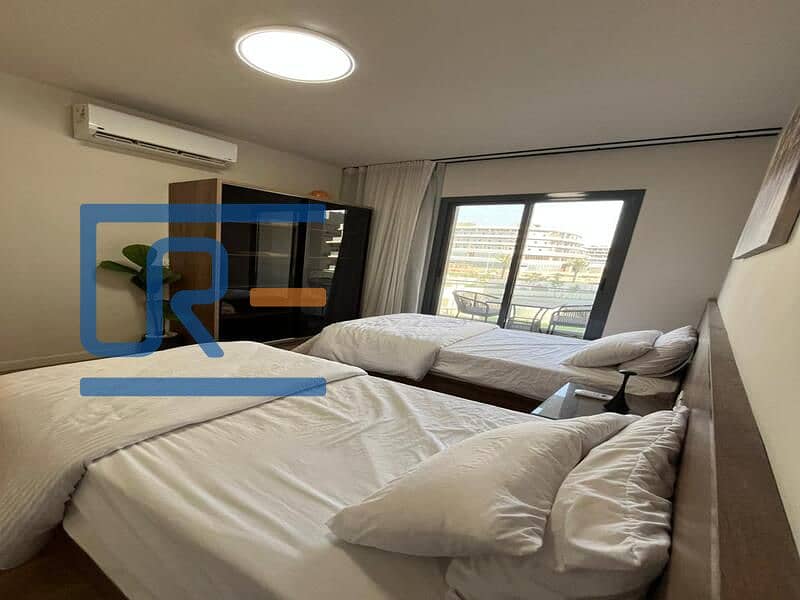 12 cfbe0fe4-5fda-41f1-8cfd-9ee986df9992. jpg