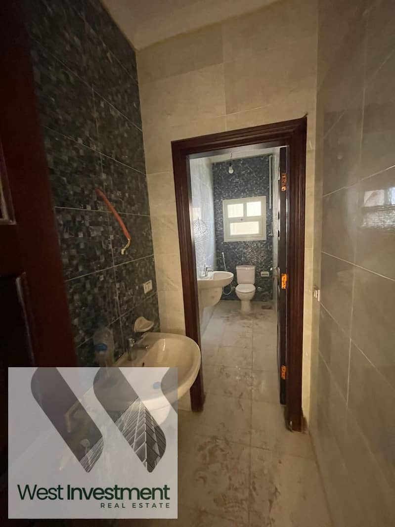 18 WhatsApp Image 2025-10-14 at 18.13. 44_778ad2ae. jpg