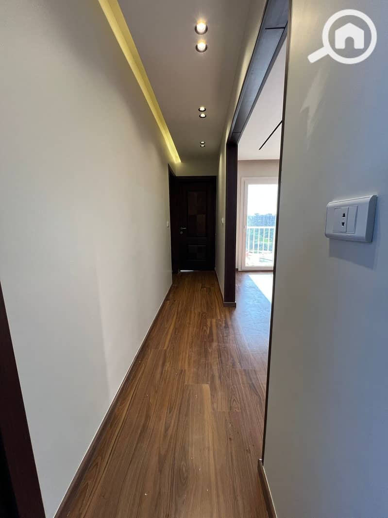 2 2c27d6c2-d6f6-4345-9a93-e96bef09de53. jpg