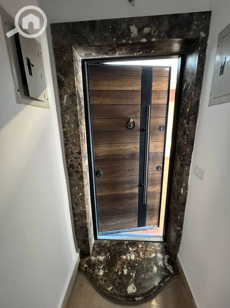 3 5c037dce-162a-43f6-8bf0-41fa060b3119. jpg