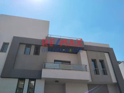 توين هاوس 4 غرف نوم للبيع في مدينة الشروق، القاهرة - b79c5790-7cb7-44a4-b609-10a1f7f15a66. jpg