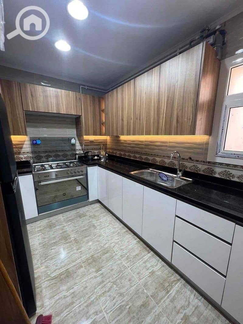 8 49978040-b8c7-4744-98fa-01b288353d7f. jpg