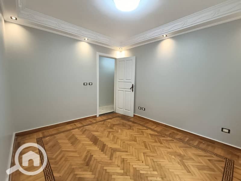 10 d4562cad-c51d-46de-ab56-138ba0259dd7. jpg