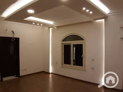 توين هاوس 6 غرف نوم للايجار في الشيخ زايد، الجيزة - IMG-20251016-WA0102. jpg