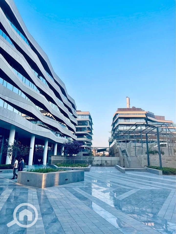 6 558895221_1585624709549521_4174989319420354558_n. jpg