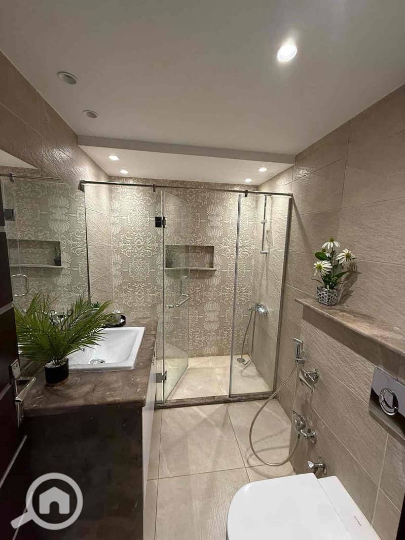 10 638f94bf-d4c6-412a-84db-a509424af0d5. jpg