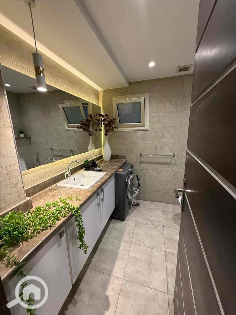 13 996f0dea-9ce5-4444-81f2-8b0a94d8a0b1. jpg