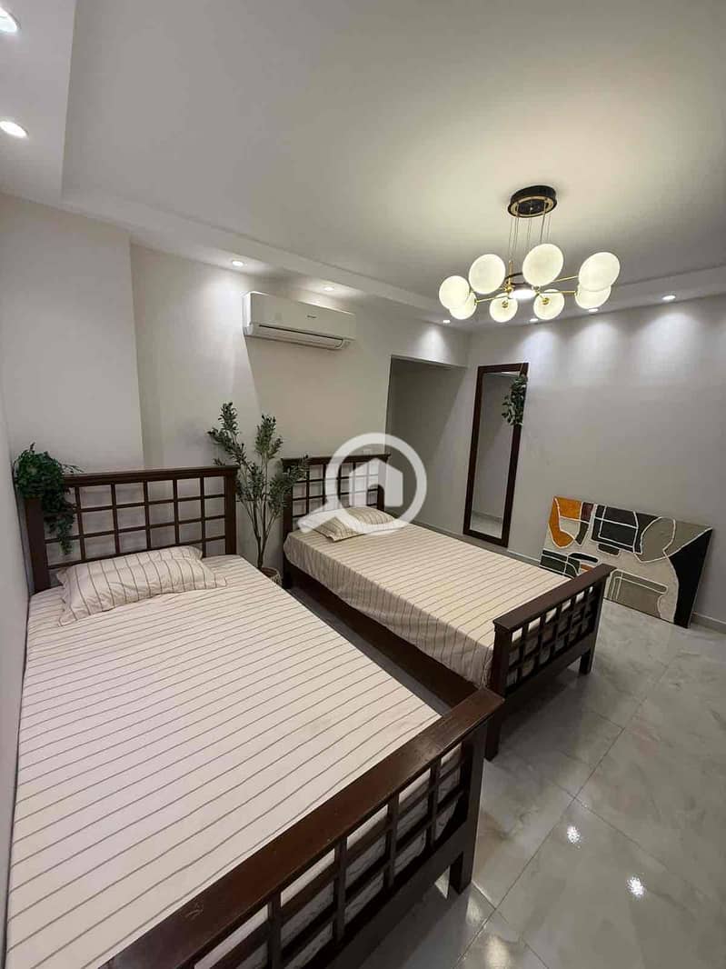 14 7caf7d61-5664-43a2-a6b8-1d5ed676a03e. jpg