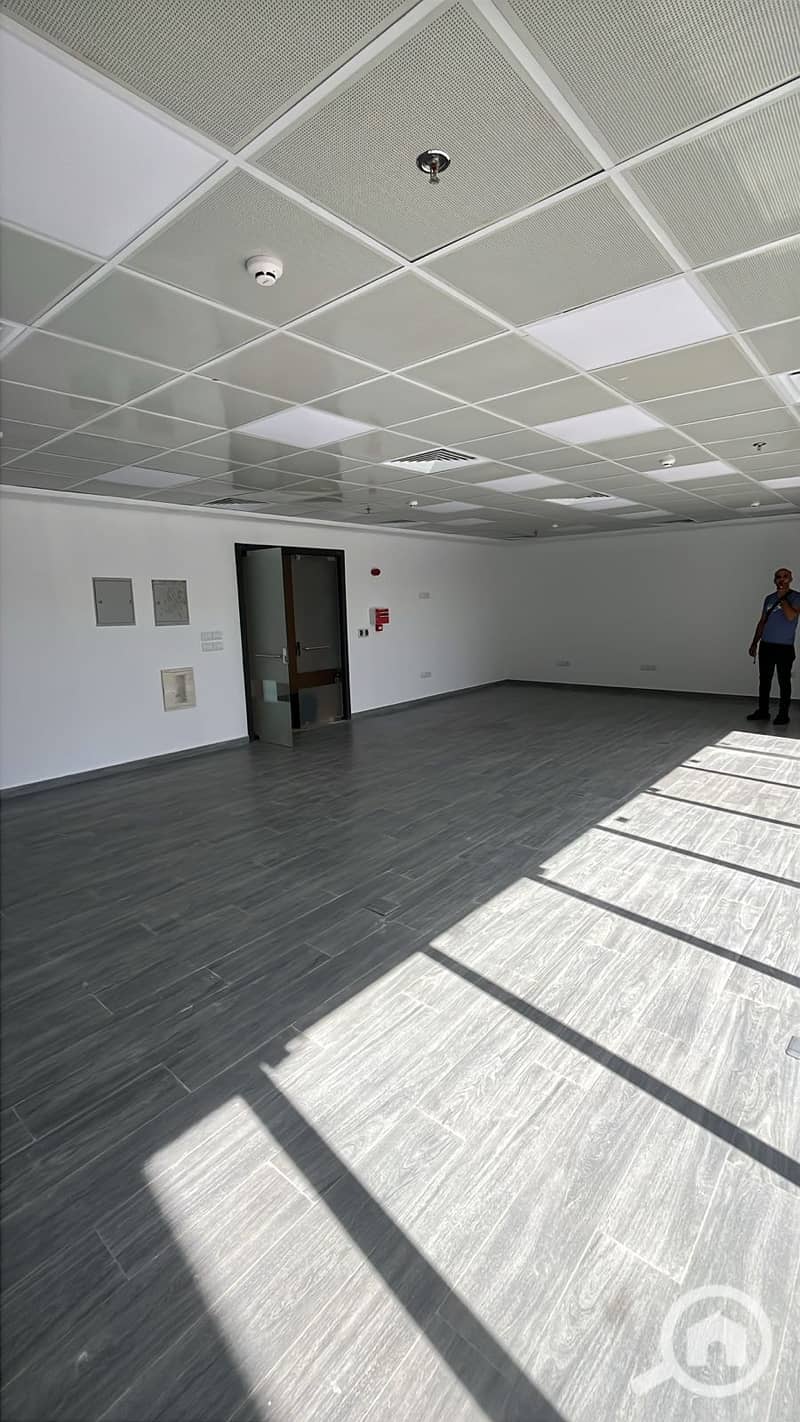 6 WhatsApp Image 2025-10-16 at 12.03. 49 (1). jpeg