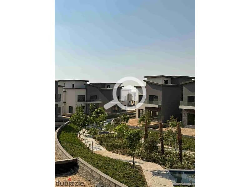 12 148444281-800x600. jpg