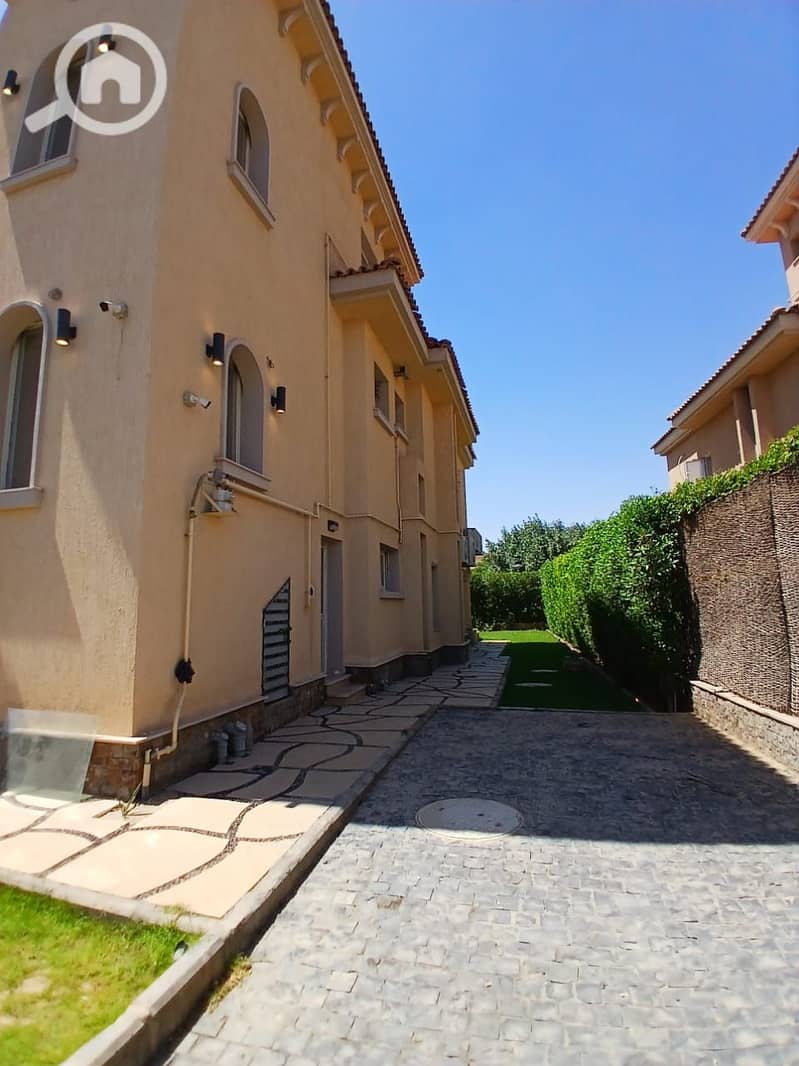 6 3ae18abd-21d1-4bcf-8953-d418e99e9a2b. jpeg