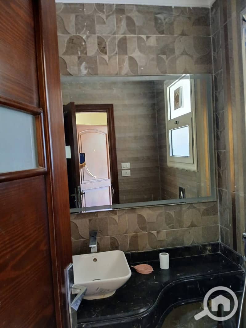 17 71c7414b-f131-4108-a01a-2a77639f7ce4. jpeg