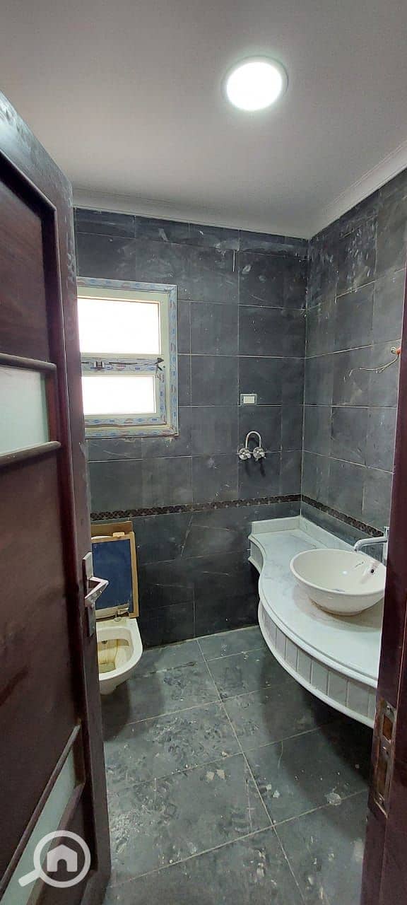 24 626722e6-1ad0-497b-bde1-a9ac2b143f4b. jpg