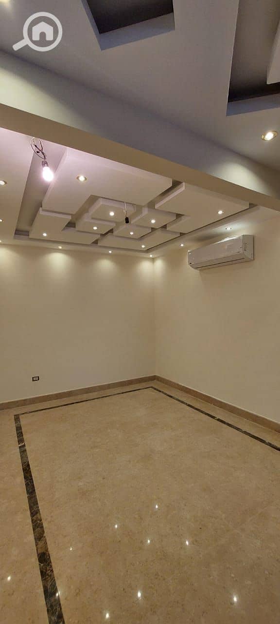 38 e9d35bb8-2723-4c2c-8481-6705c7417af4. jpg