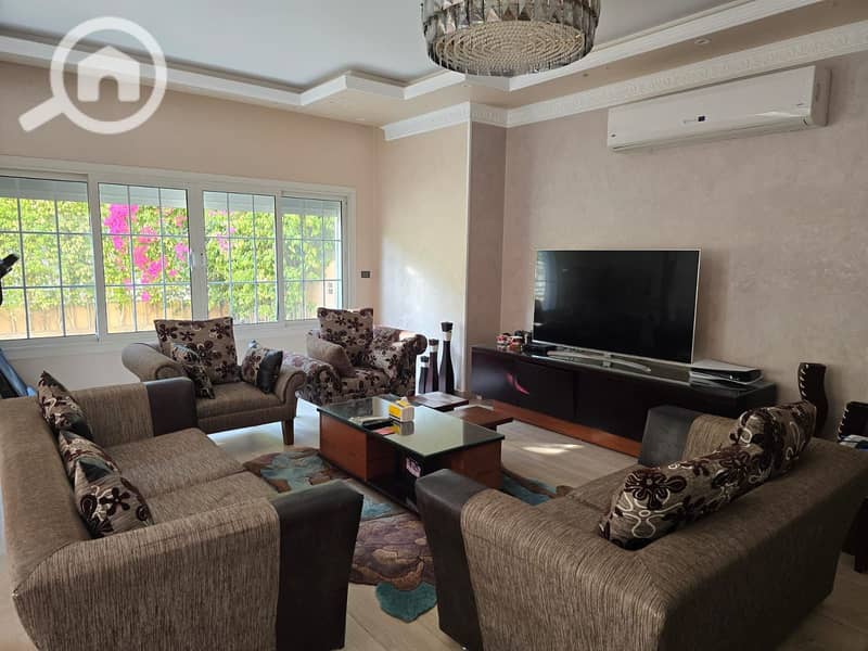 4 WhatsApp Image 2025-10-13 at 01.28. 14_dec1943a. jpg