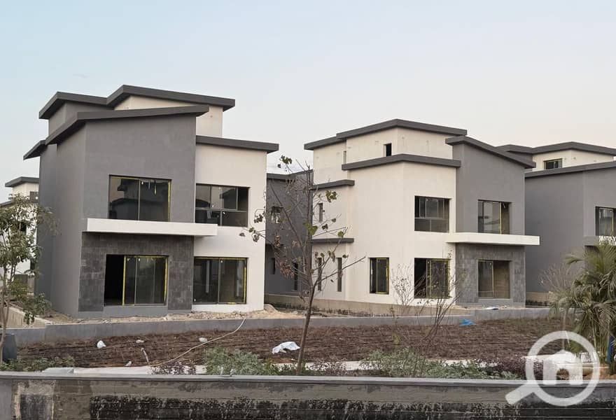 4 8f85bde6-76e0-4c4e-8f48-a8523f5aae92. jpeg