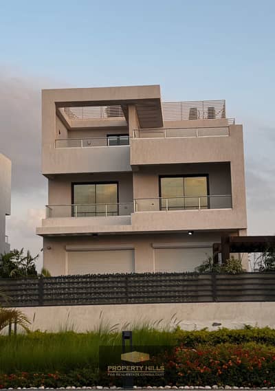 6 Bedroom Villa for Sale in Sheikh Zayed, Giza - 81f28108-1c17-4890-b2ed-7f4f209d2b13. jpeg