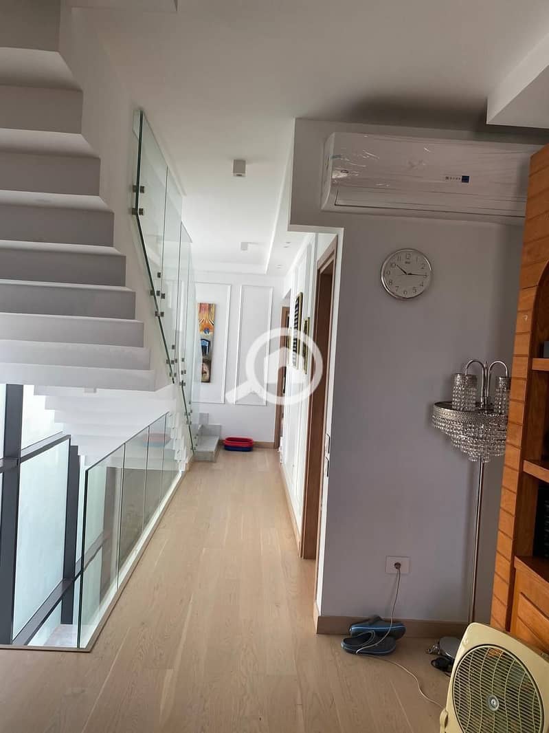 4 WhatsApp Image 2025-10-08 at 18.46. 09_18196638. jpg