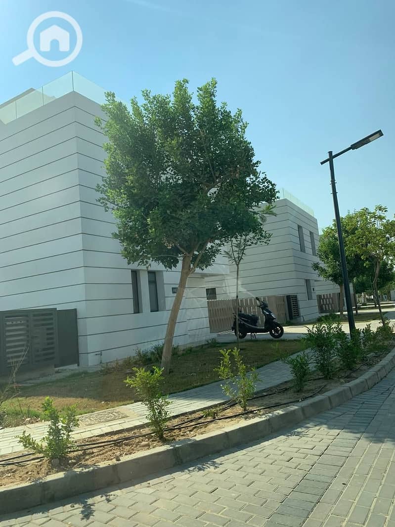 11 WhatsApp Image 2025-10-16 at 17.39. 39_b78b81b7. jpg