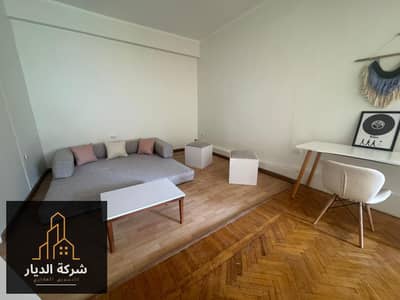 شقة 2 غرفة نوم للايجار في الزمالك، القاهرة - IMG-20251016-WA0077. jpg