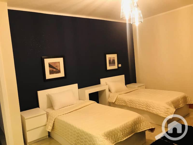 8 c0f59f41-fa27-4e80-84c0-f1d55c5fcfe2. jpg