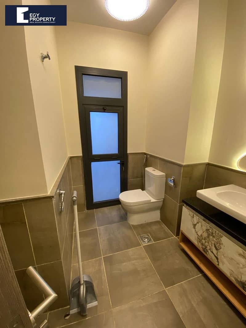 8 _files_c8ea2c32-b8ce-483b-bf1b-db1e577c4633. jpeg