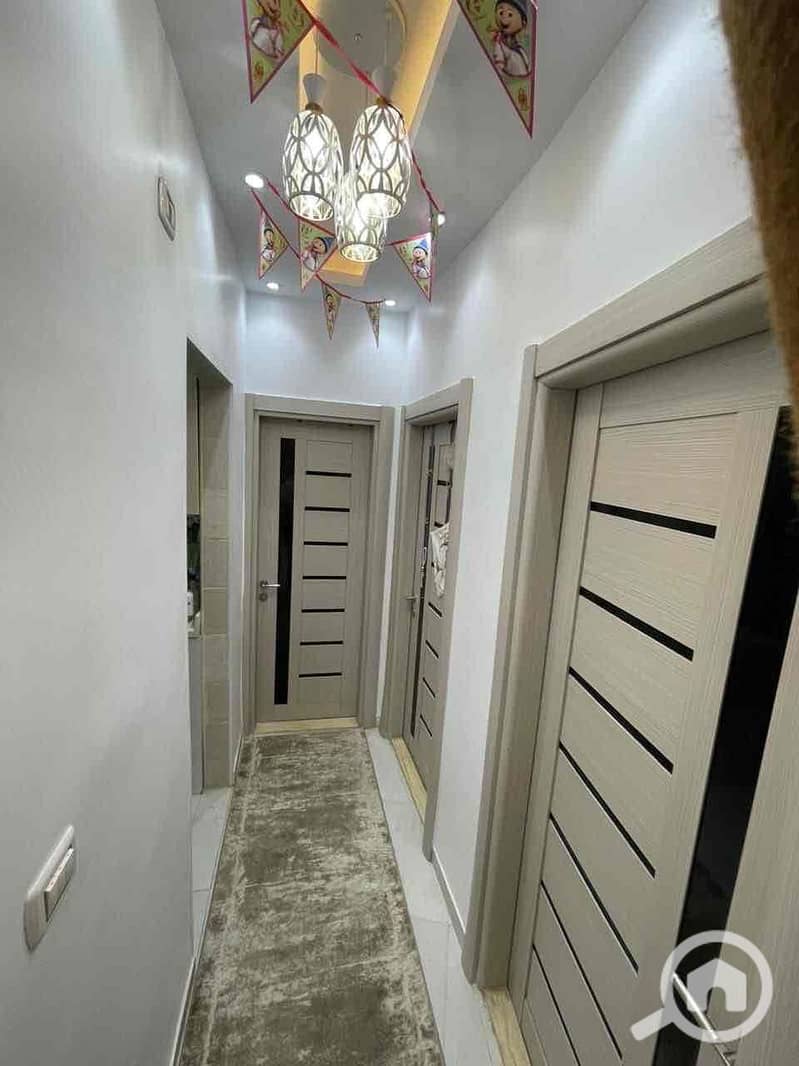 9 9de0d9c0-a8ae-4c3c-a8f7-0391f88a33b1. jpg