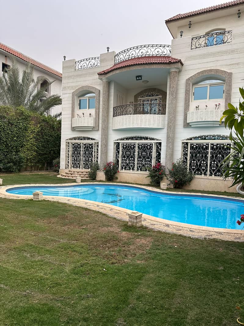 فيلا مفروشة بحمام سباحة في الشيخ زايد