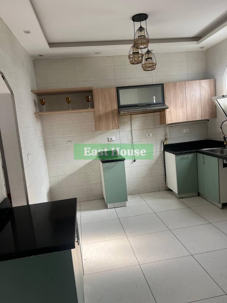 10 09e633ab-bc23-49c9-af6c-fa65ec6bdd75. jpg