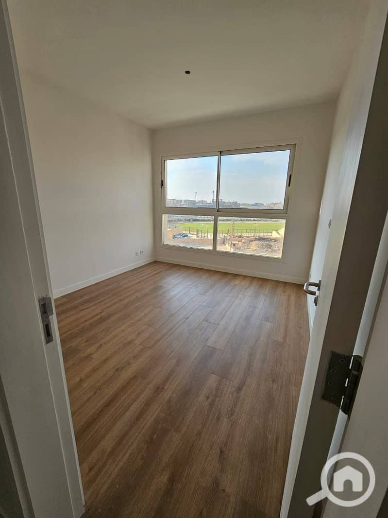 3 26052cda-9bf0-410f-af16-dece5d800b19. jpeg