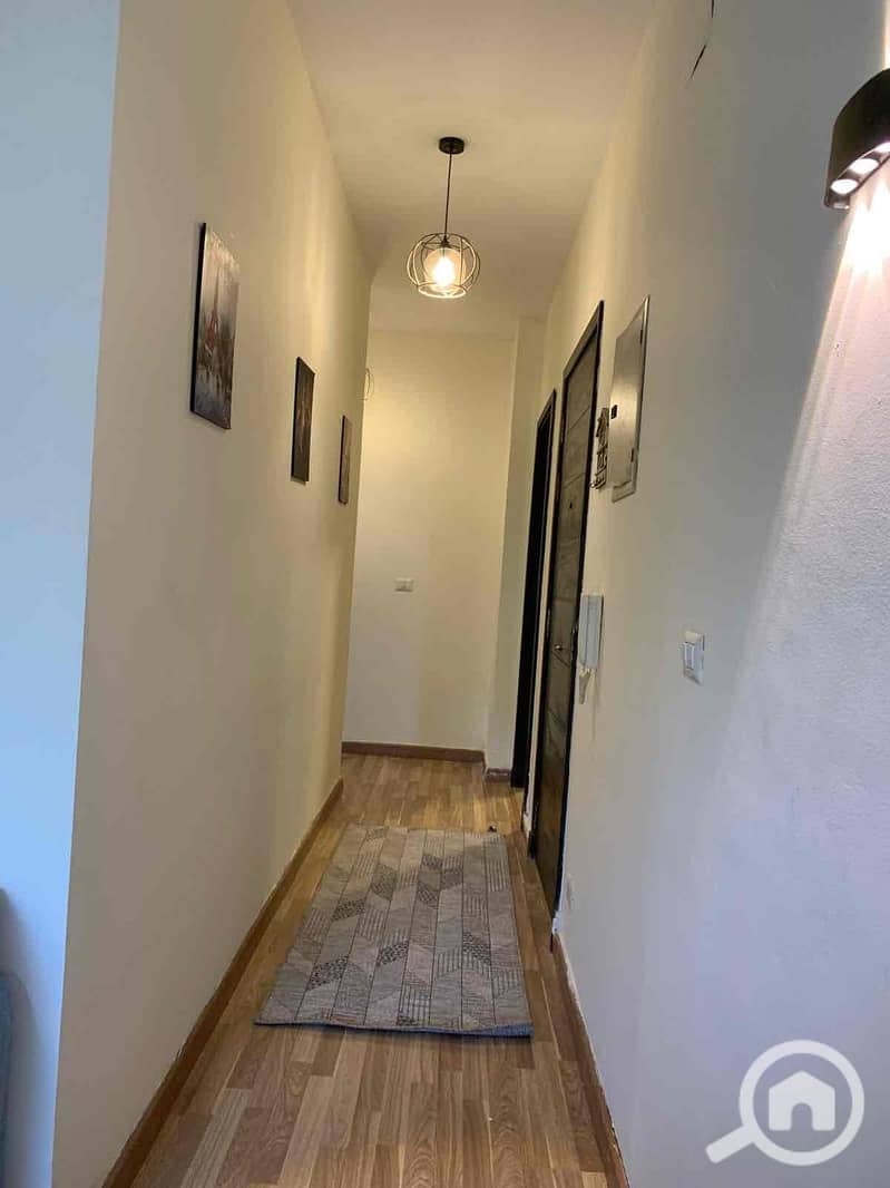 15 b9c0d86f-cc24-4789-ba70-abc9f2da811c. jpg