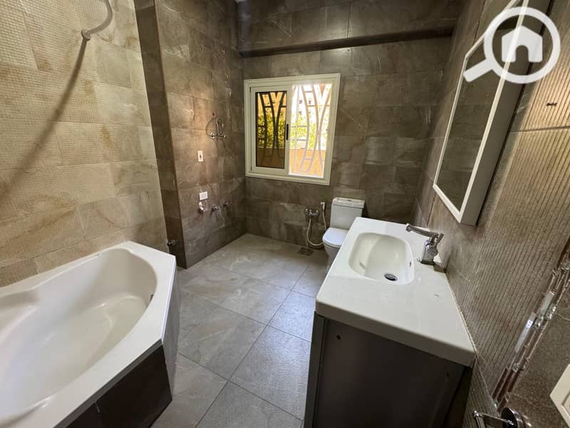 5 WhatsApp Image 2025-10-16 at 07.03. 45_cfe9e888. jpg