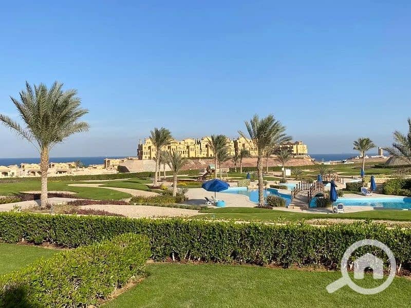 8 4347690-d9075o. jpg